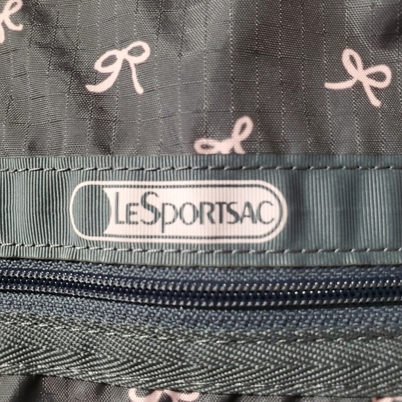 LeSportSac  Gym Bag Crossbody - Picture 3 of 3